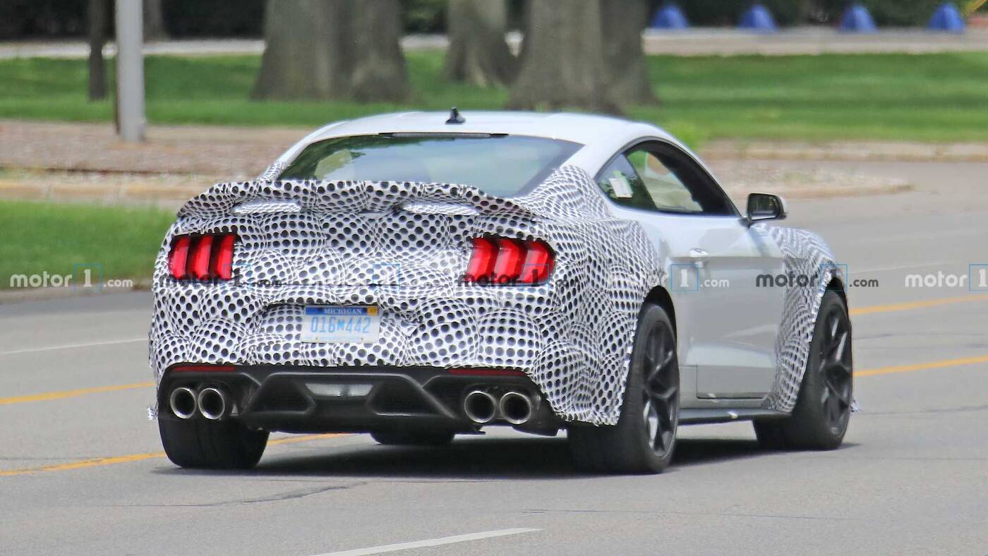 Nowy Ford Mustang Mach 1 wyszpiegowany