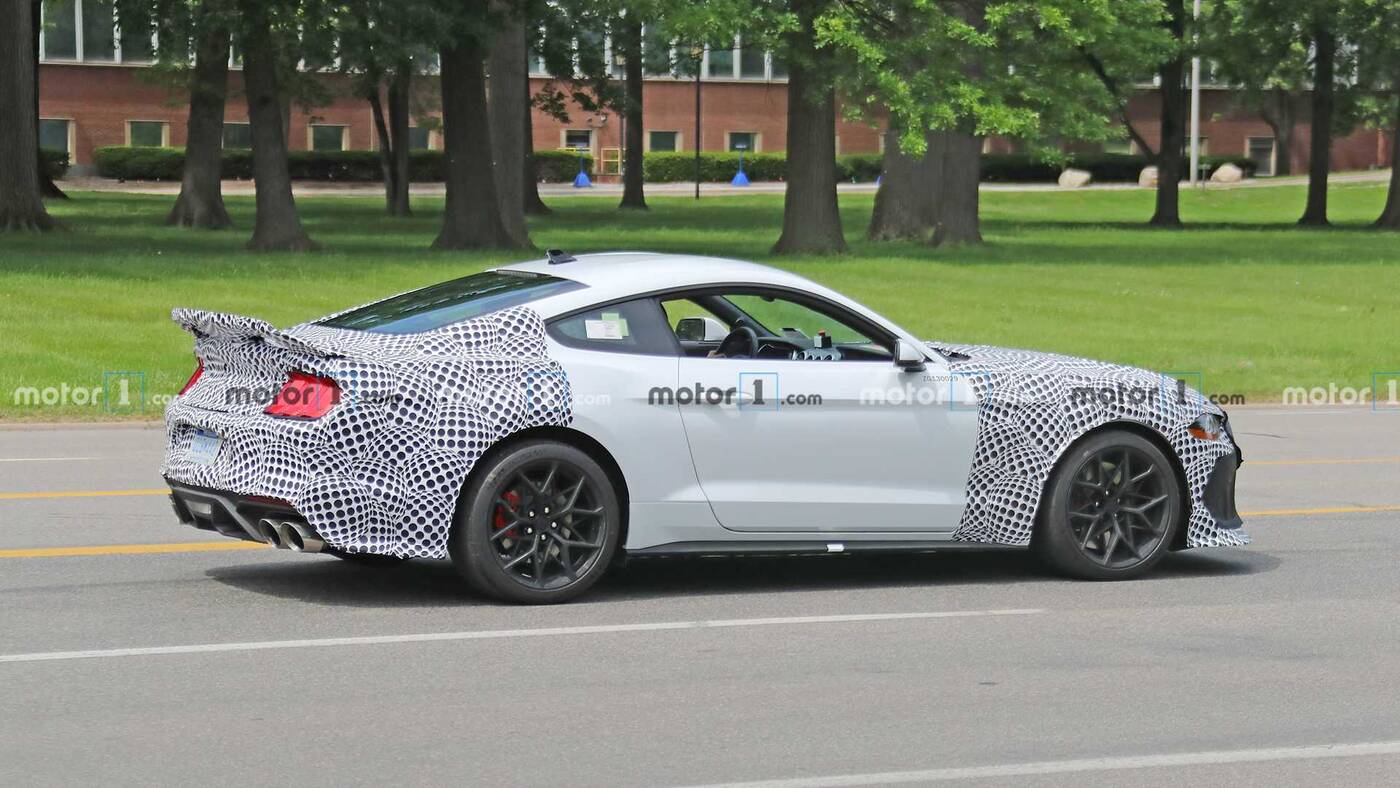 Nowy Ford Mustang Mach 1 wyszpiegowany
