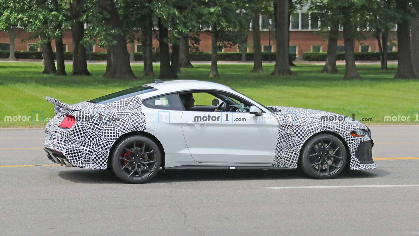 Nowy Ford Mustang Mach 1 wyszpiegowany