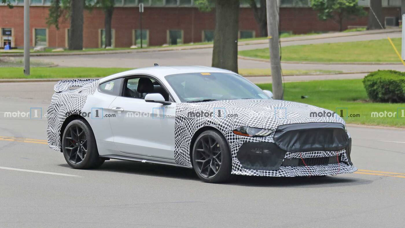 Nowy Ford Mustang Mach 1 wyszpiegowany