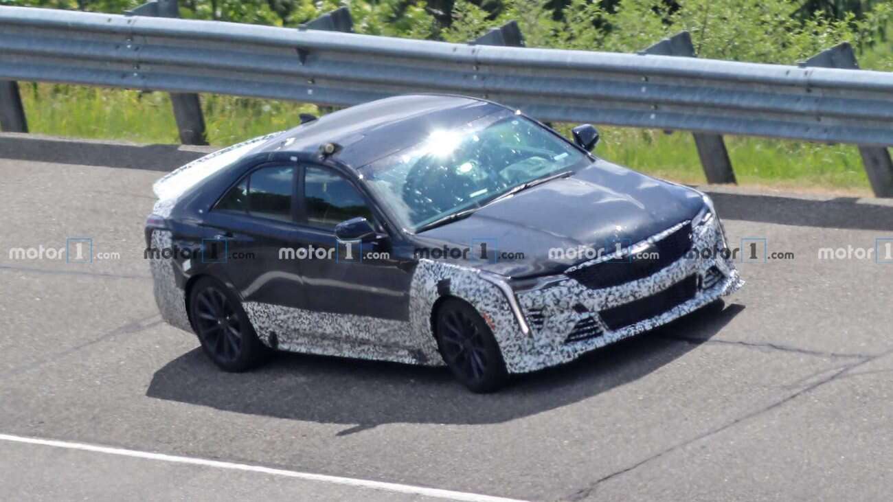Prototyp Cadillac CT4-V Blackwing dostrzeżony w testach