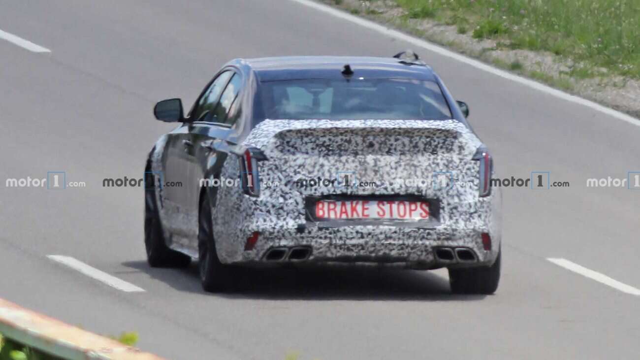 Prototyp Cadillac CT4-V Blackwing dostrzeżony w testach