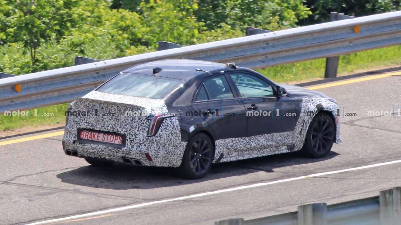Prototyp Cadillac CT4-V Blackwing dostrzeżony w testach