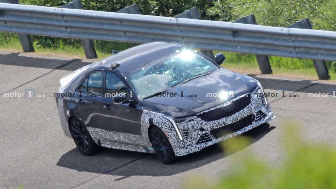 Prototyp Cadillac CT4-V Blackwing dostrzeżony w testach