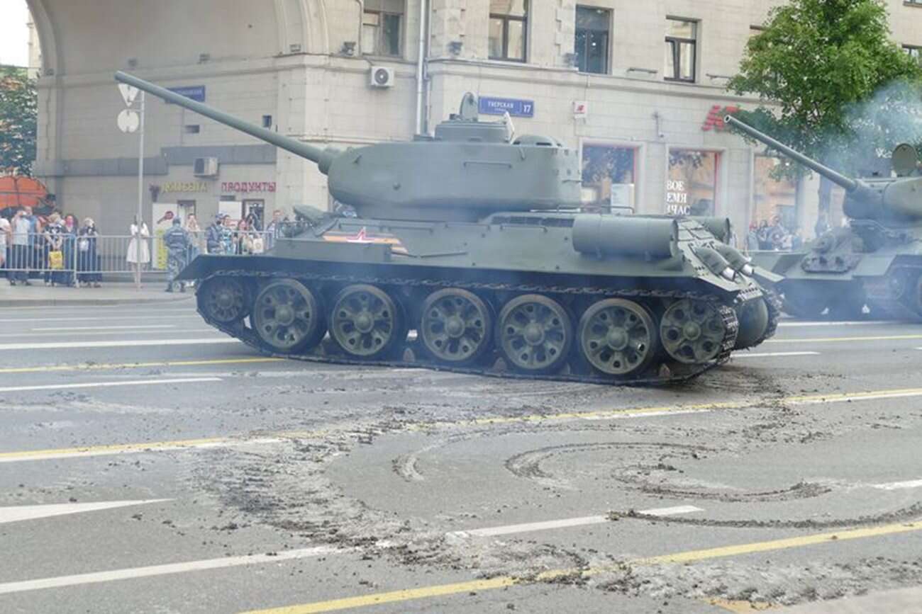 Zaproś czołgi i zniszcz ulicę, czyli parada w rosyjskim wydaniu