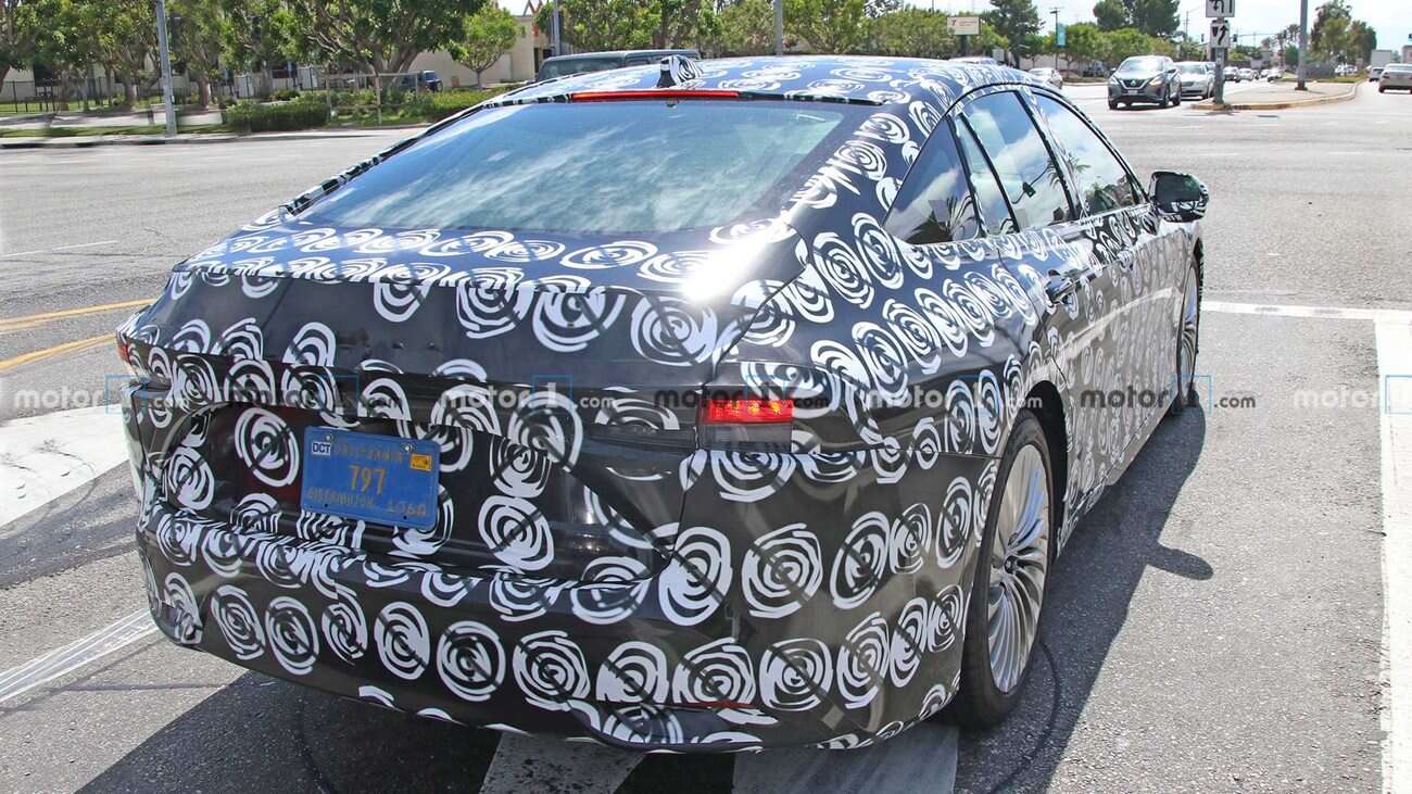 Zdjęcia prototypu nowej generacji Toyoty Mirai