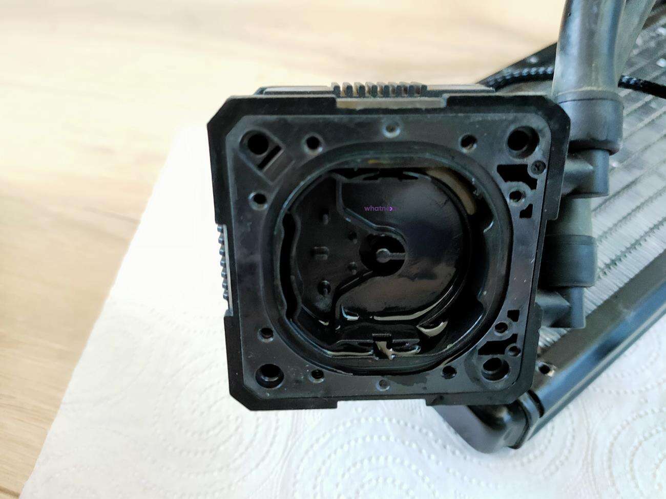 aio enermax, wnętrze aio enermax, brud aio enermax