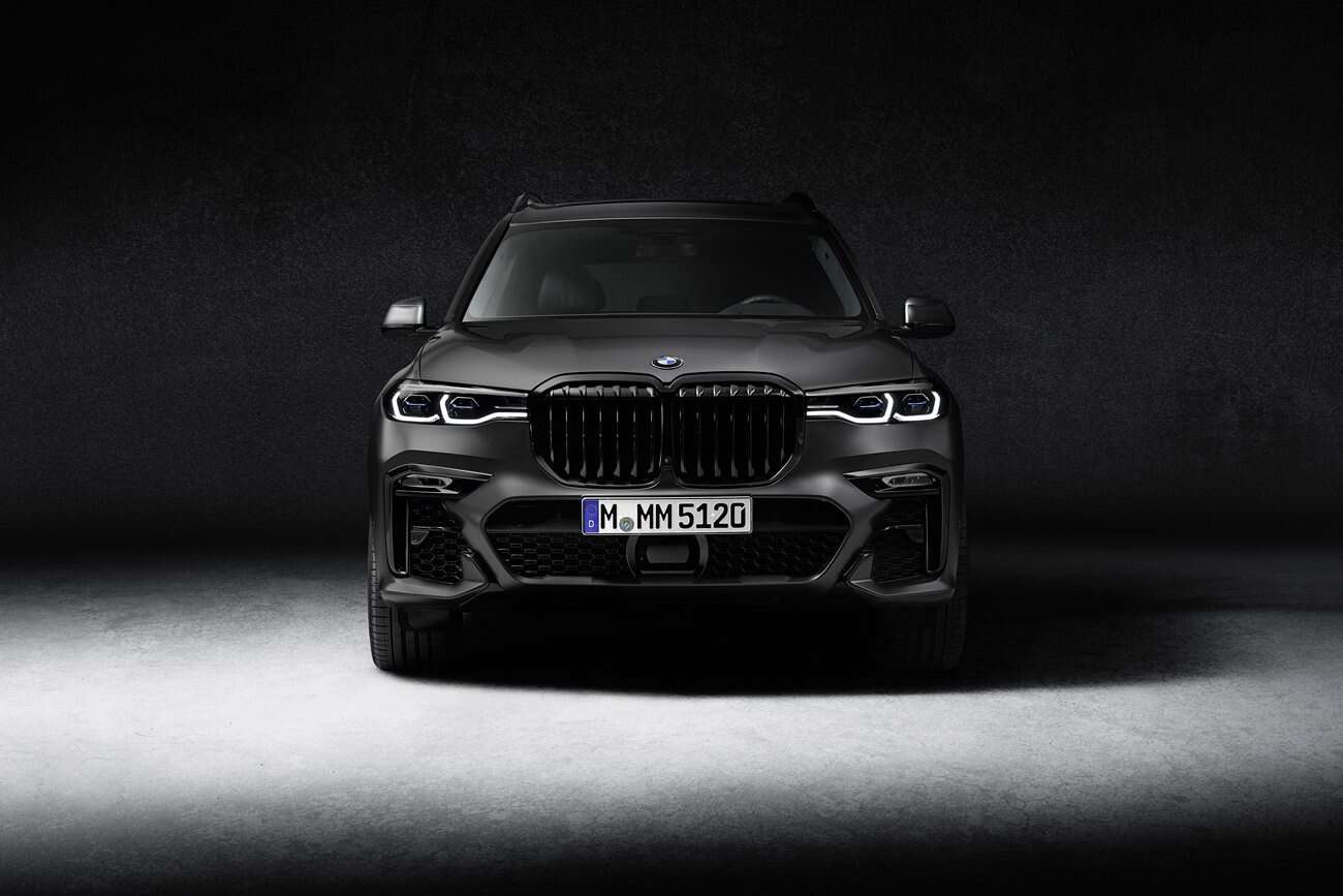 Czerń to styl, co potwierdza BMW X7 Dark Shadow Edition