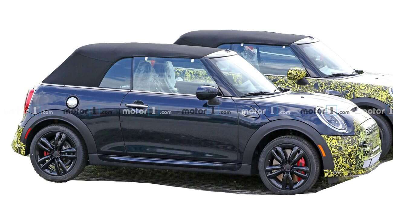 Dwa prototypy odświeżonych Mini w kabriolecie dostrzeżone