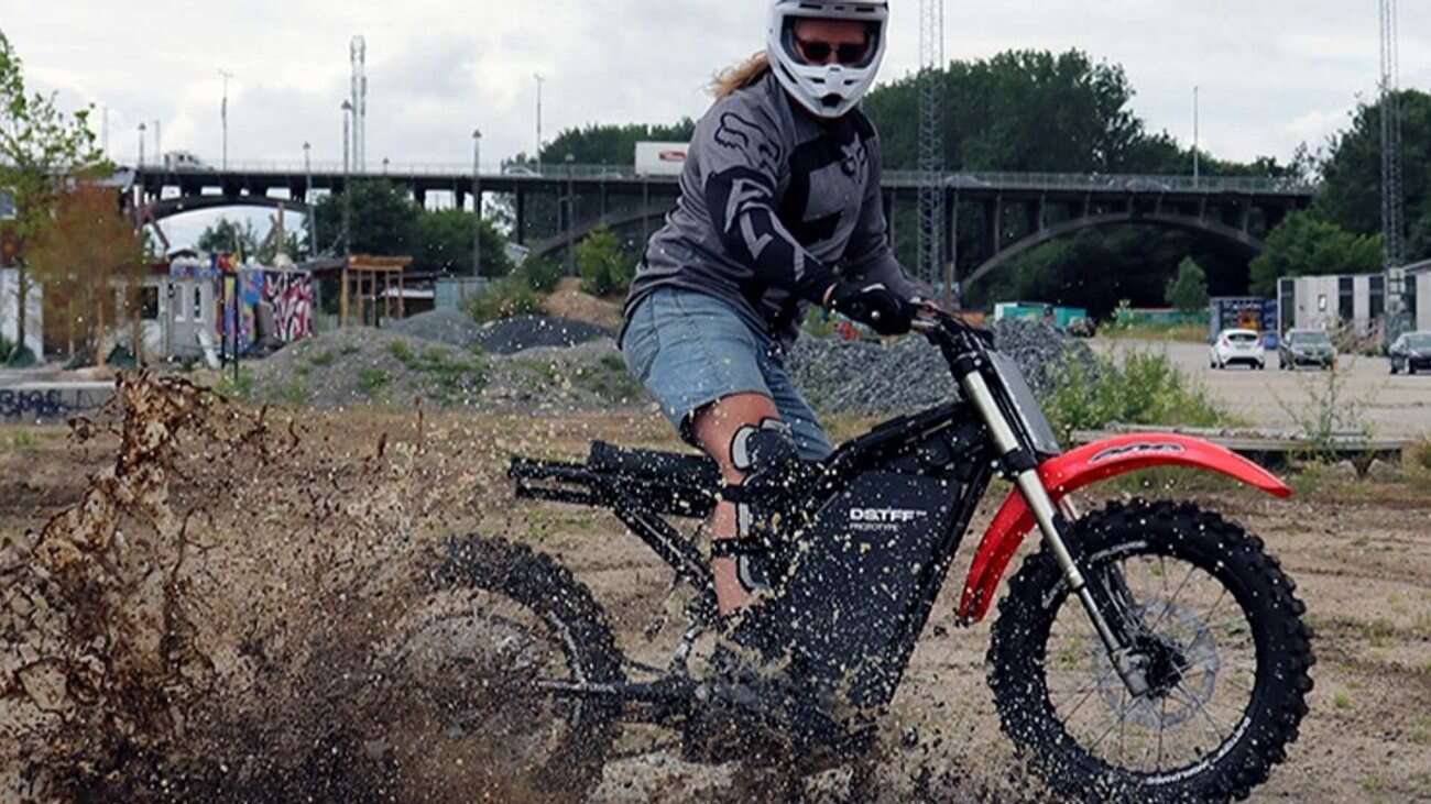 Elektryczny cross Dustoff będzie niezłą bestyjką, która może trafi na drogi