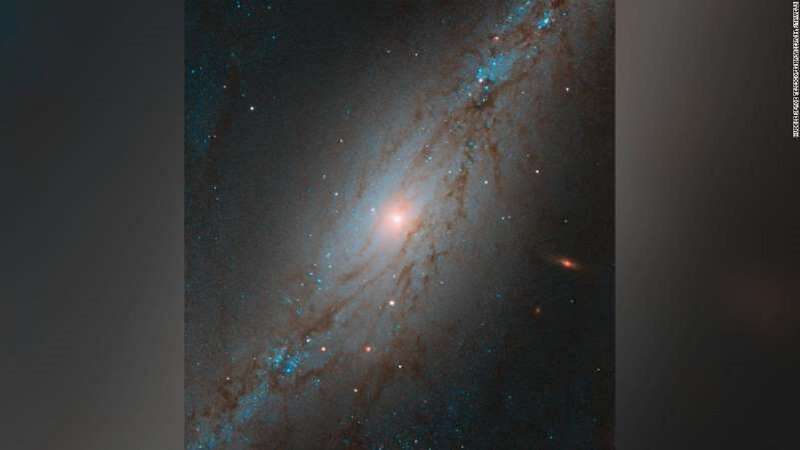 Zobaczcie galaktykę, która oddala się od nas z ogromną prędkością