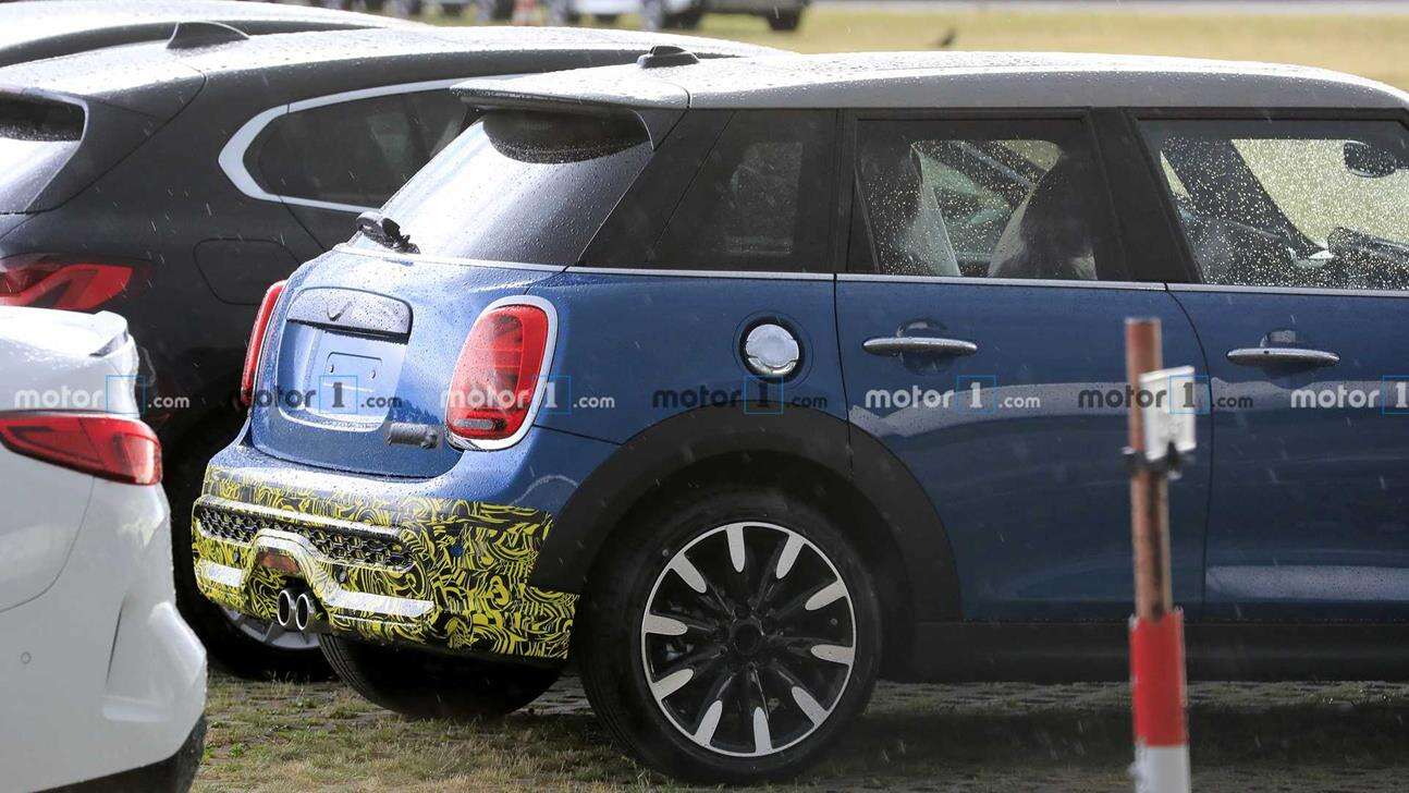 Lifting Mini Cooper SE wyszpiegowany po raz pierwszy