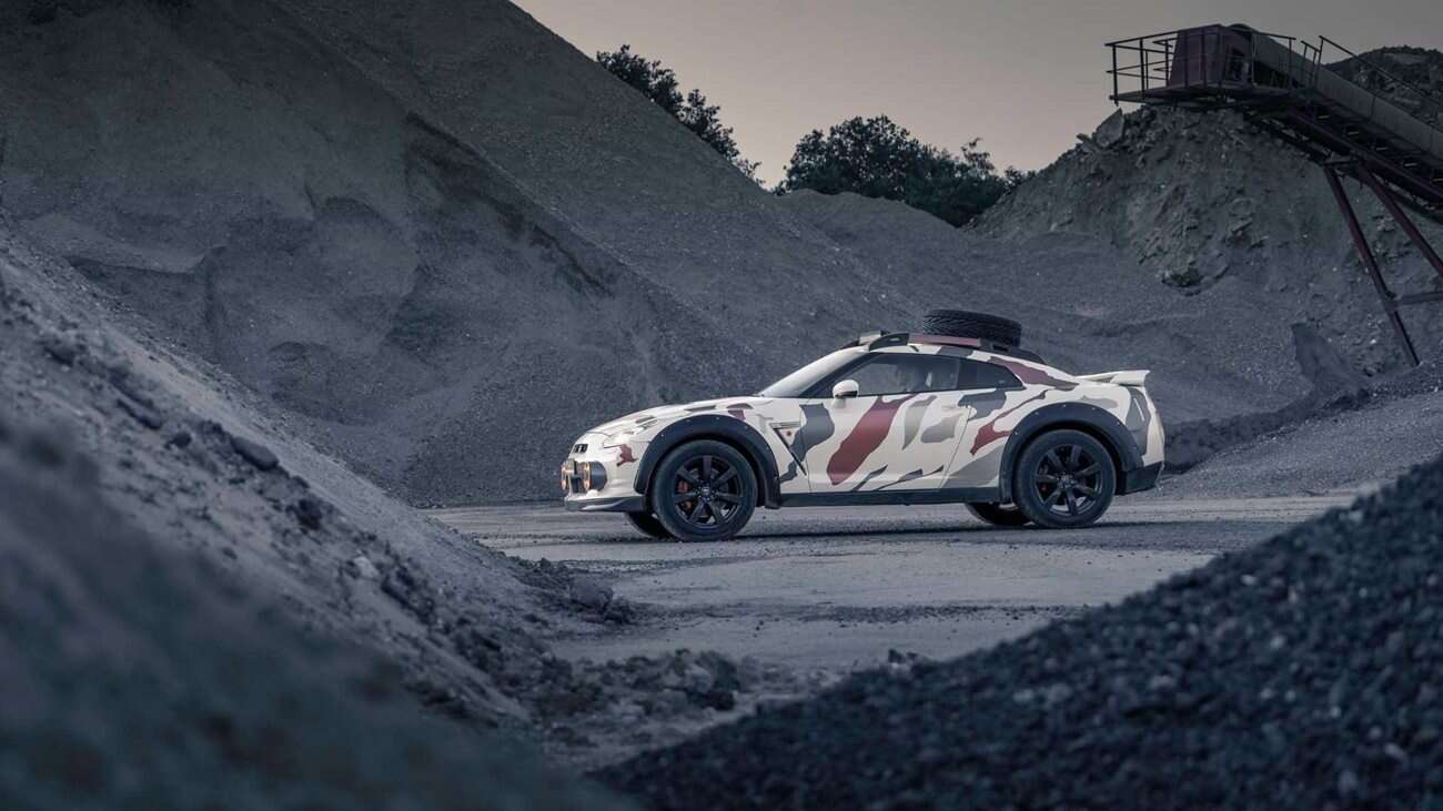 Nissan GT-R przerobiony na offroadową bestię