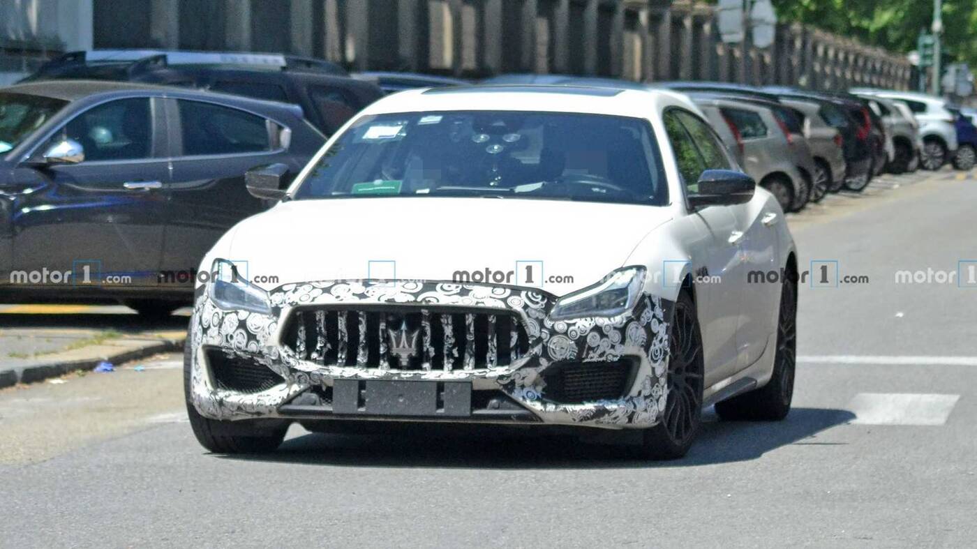 Odświeżone Maserati Quattroporte dostrzeżone w testach