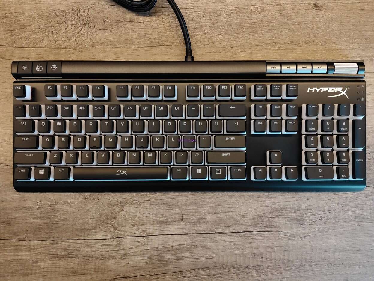 Test klawiatury HyperX Alloy Elite 2. Król RGB?