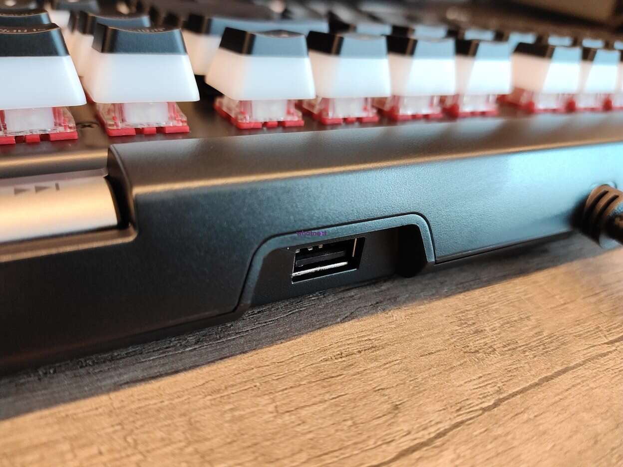 Test klawiatury HyperX Alloy Elite 2. Król RGB?