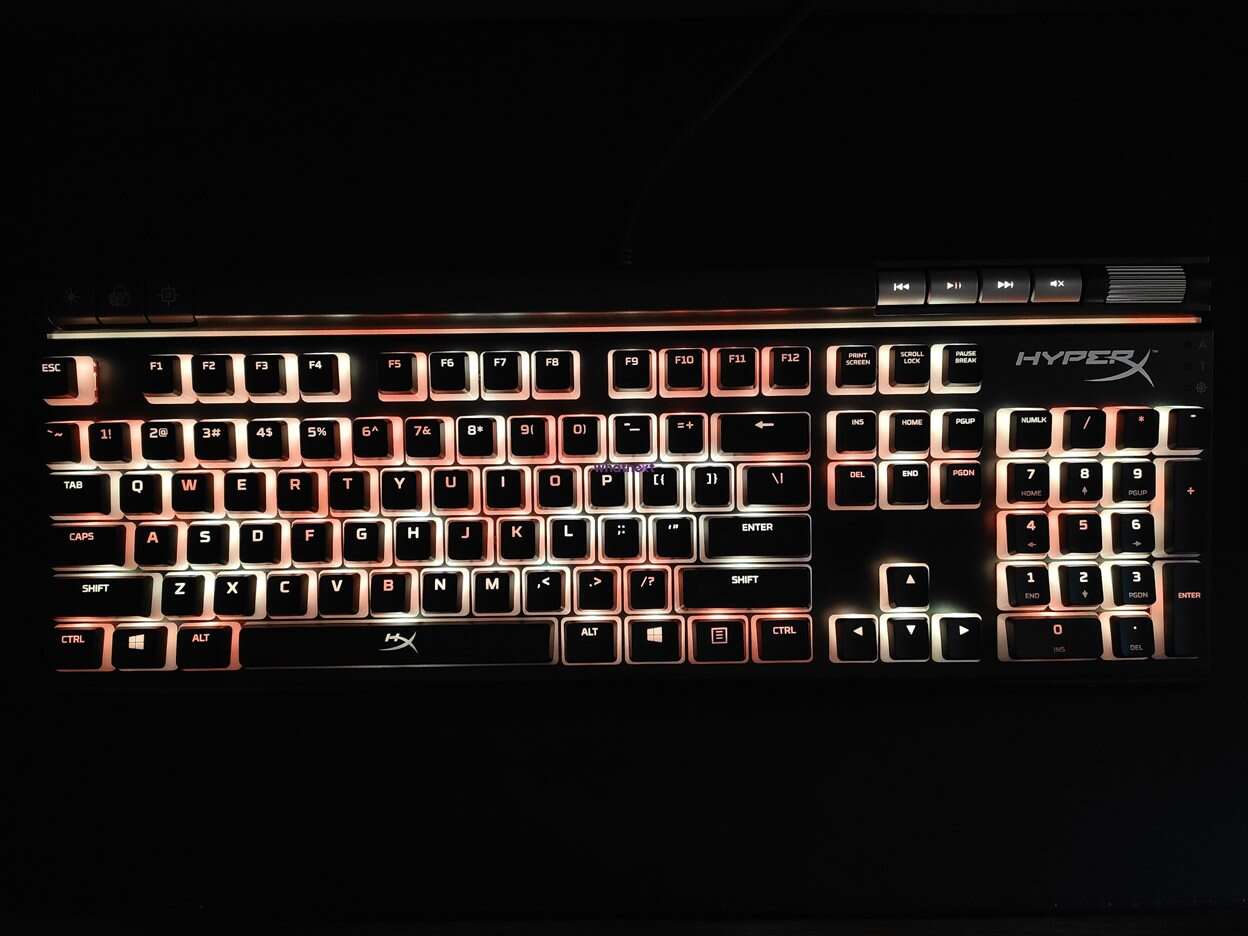 Test klawiatury HyperX Alloy Elite 2. Król RGB?