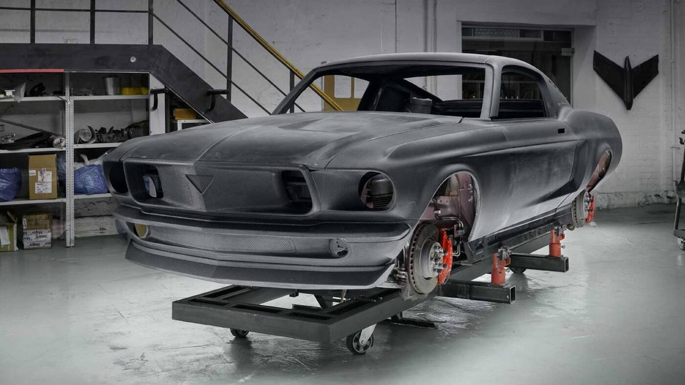 Aviar R67 czyli Mustang z elektrycznym sprzętem Tesli