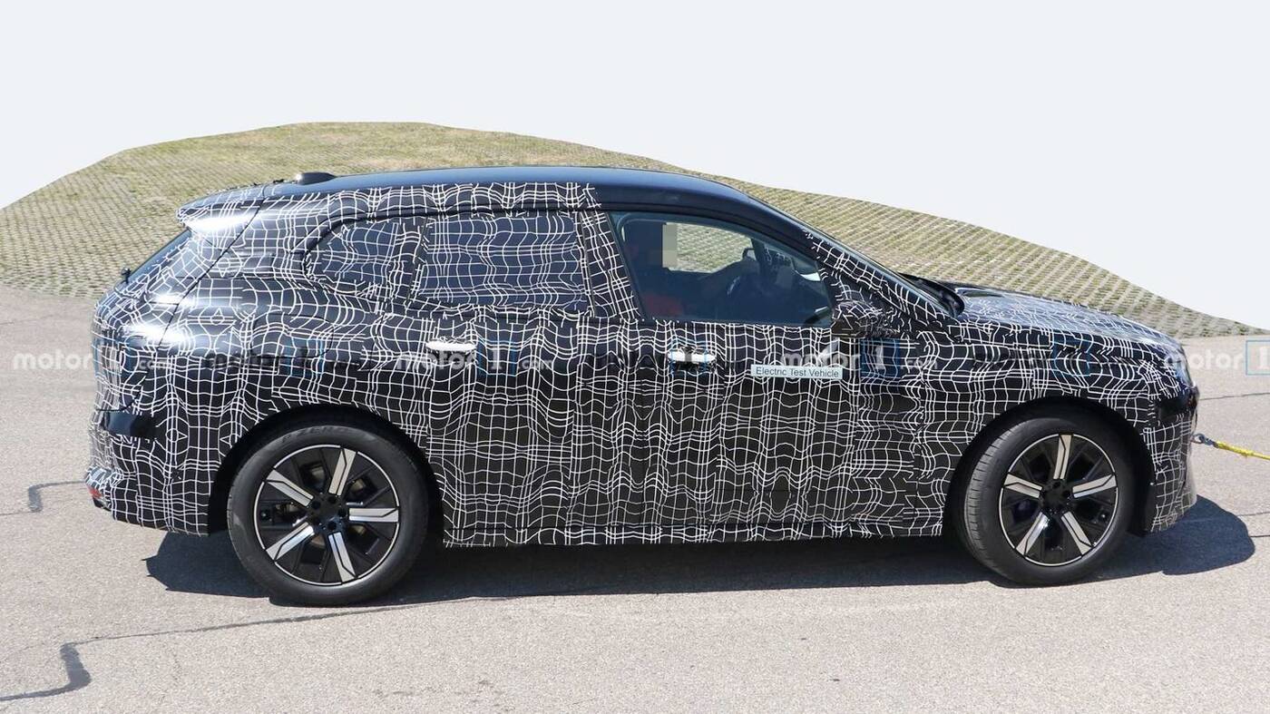 BMW iNext wyszpiegowane w pełnym kamuflażu