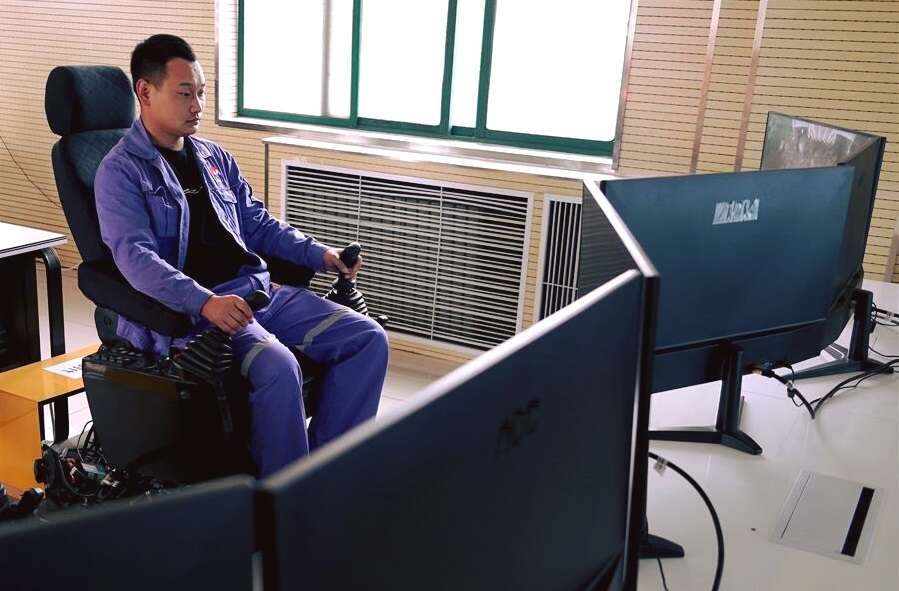 Dzięki sieci 5G mogą sterować koparką z domu