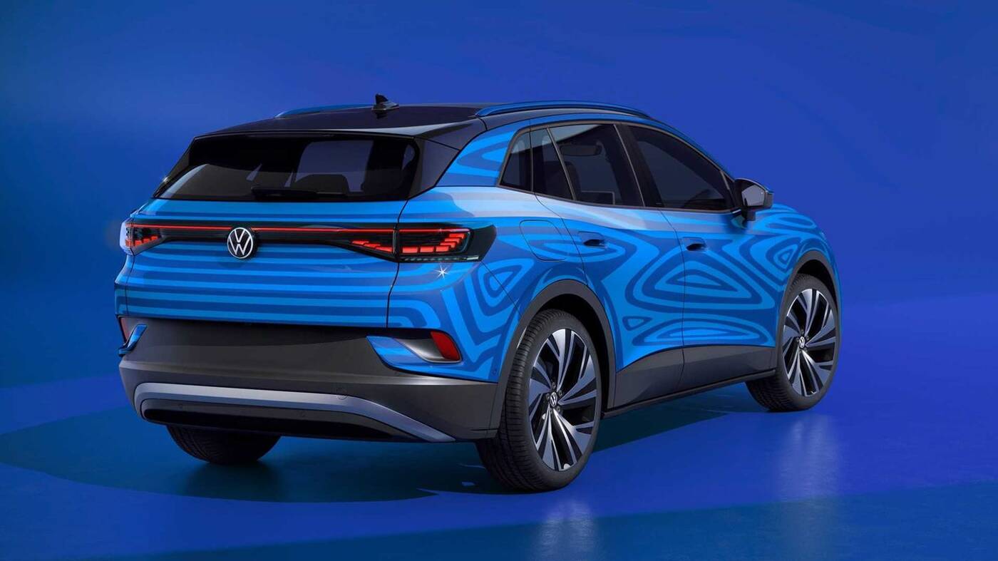 Elektryczny Volkswagen ID4 zachęca do zamówień na nowych fotkach