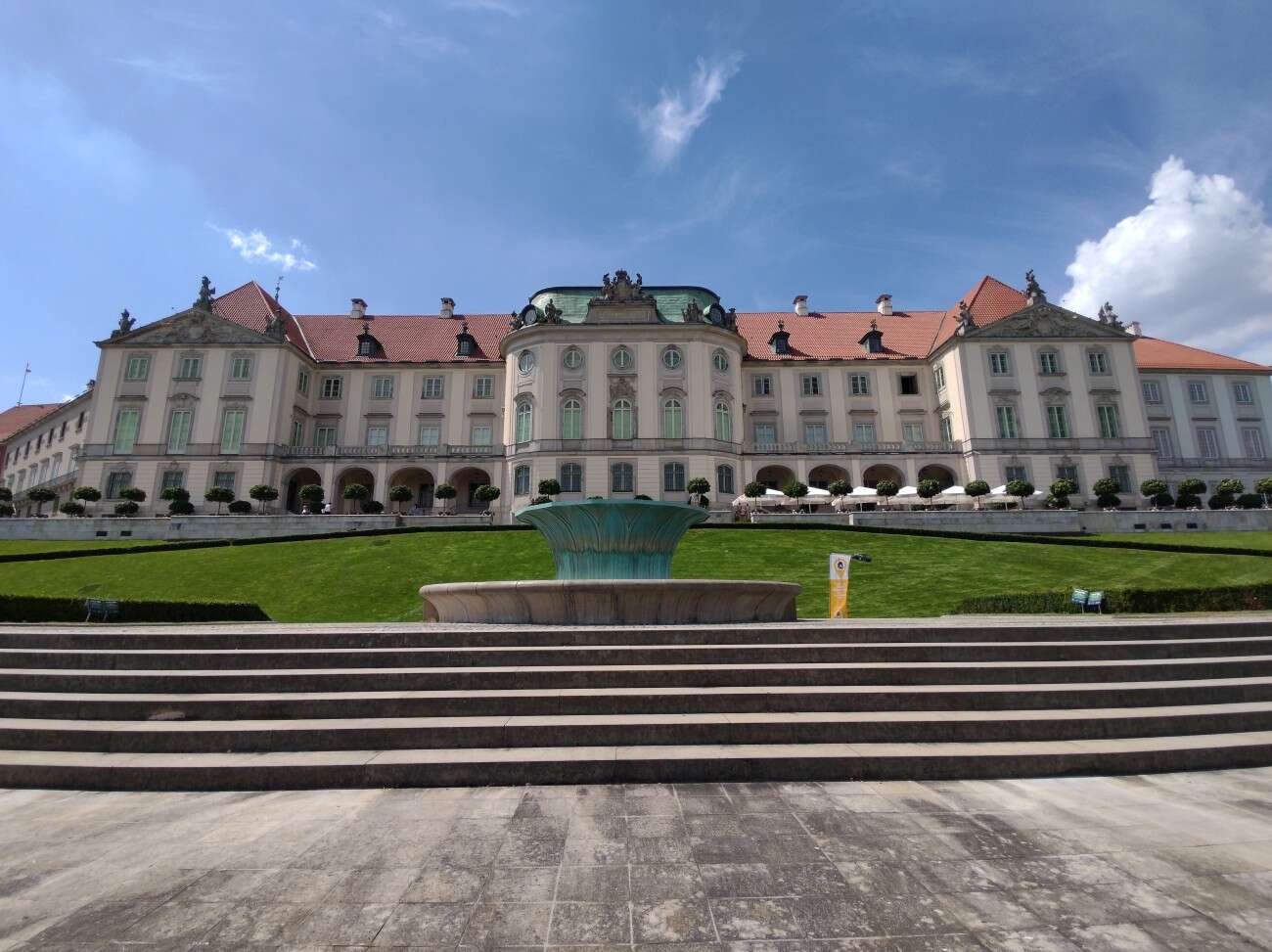 Sieć 5G jest jak przeskoczenie długiej kolejki w sklepie