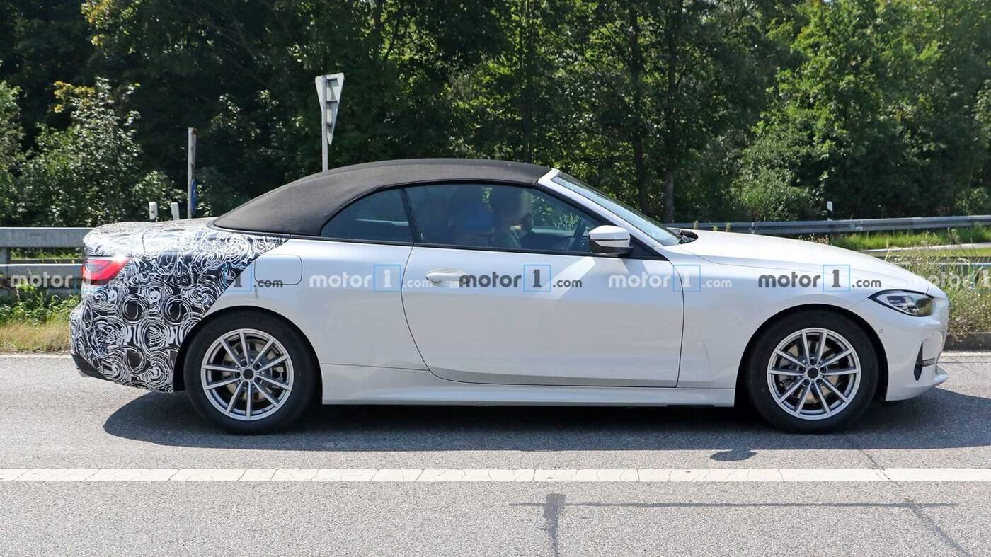 Kabriolet BMW 4 2021 na zdjęciach w skromnym kamuflażu