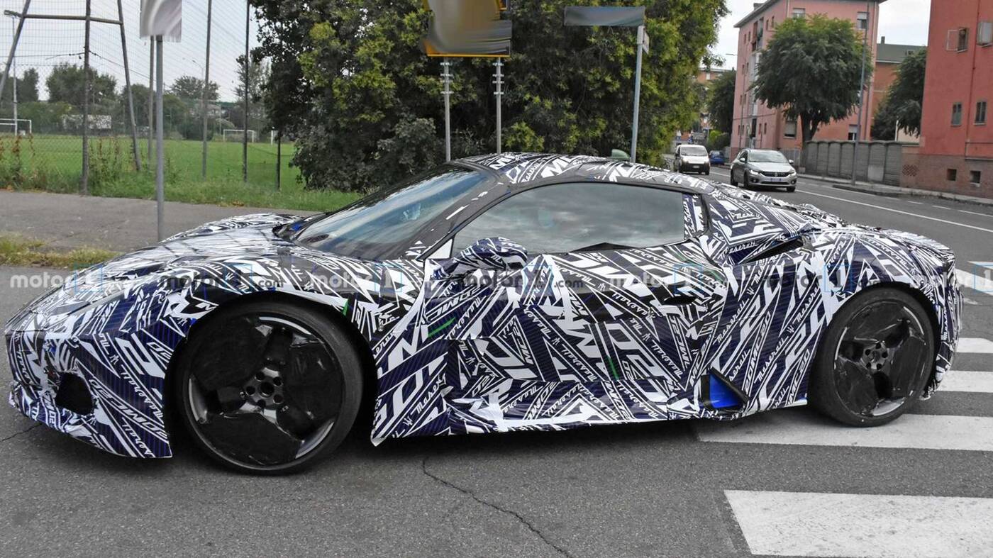 Nadchodzące Maserati MC20 na nowych zdjęciach w kamuflażu