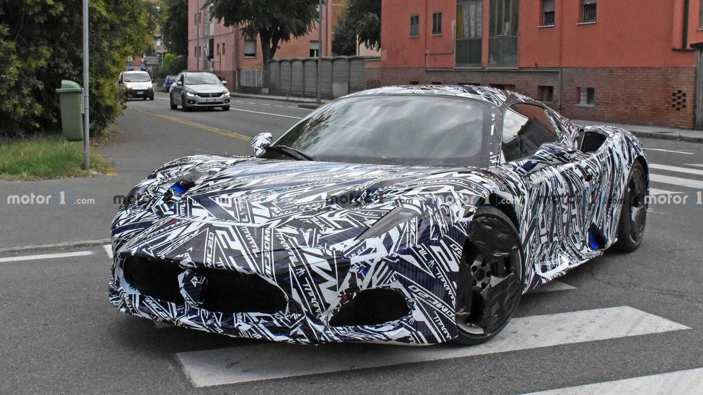 Nadchodzące Maserati MC20 na nowych zdjęciach w kamuflażu