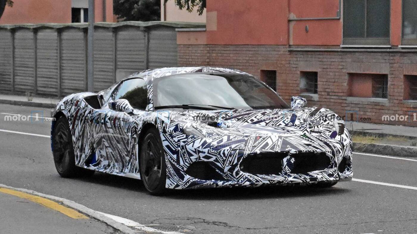 Nadchodzące Maserati MC20 na nowych zdjęciach w kamuflażu