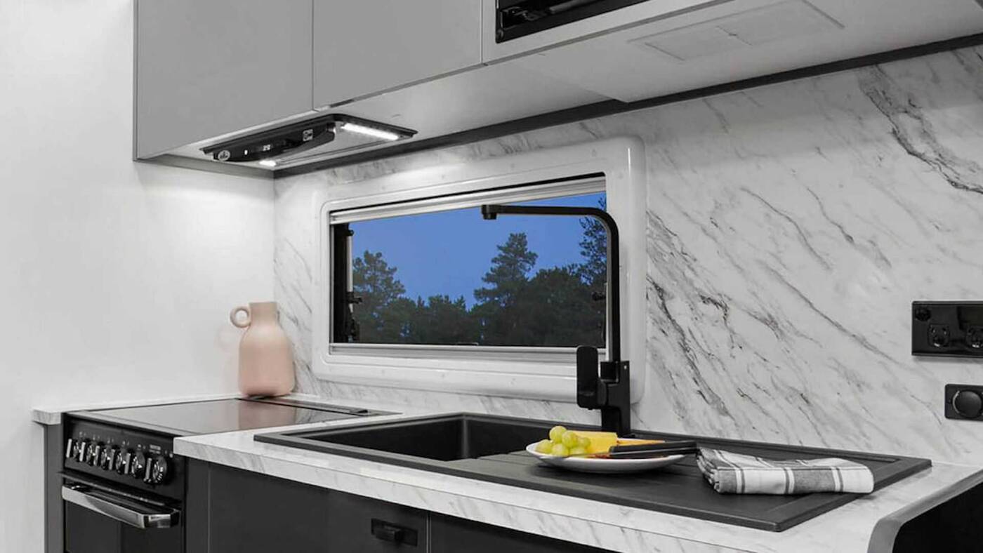 Nawet rozpieszczeni luksusem zachwycą się tym samochodem kempingowym