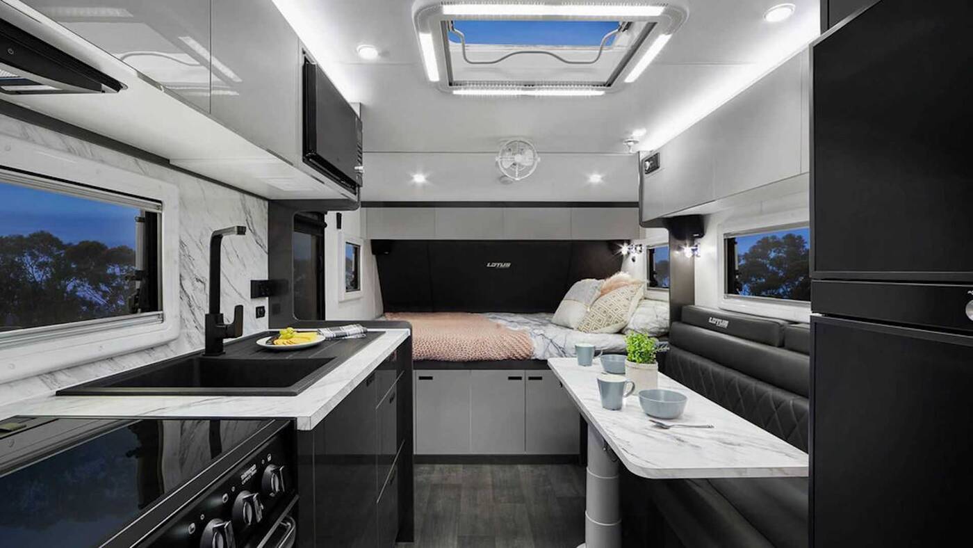 Nawet rozpieszczeni luksusem zachwycą się tym samochodem kempingowym