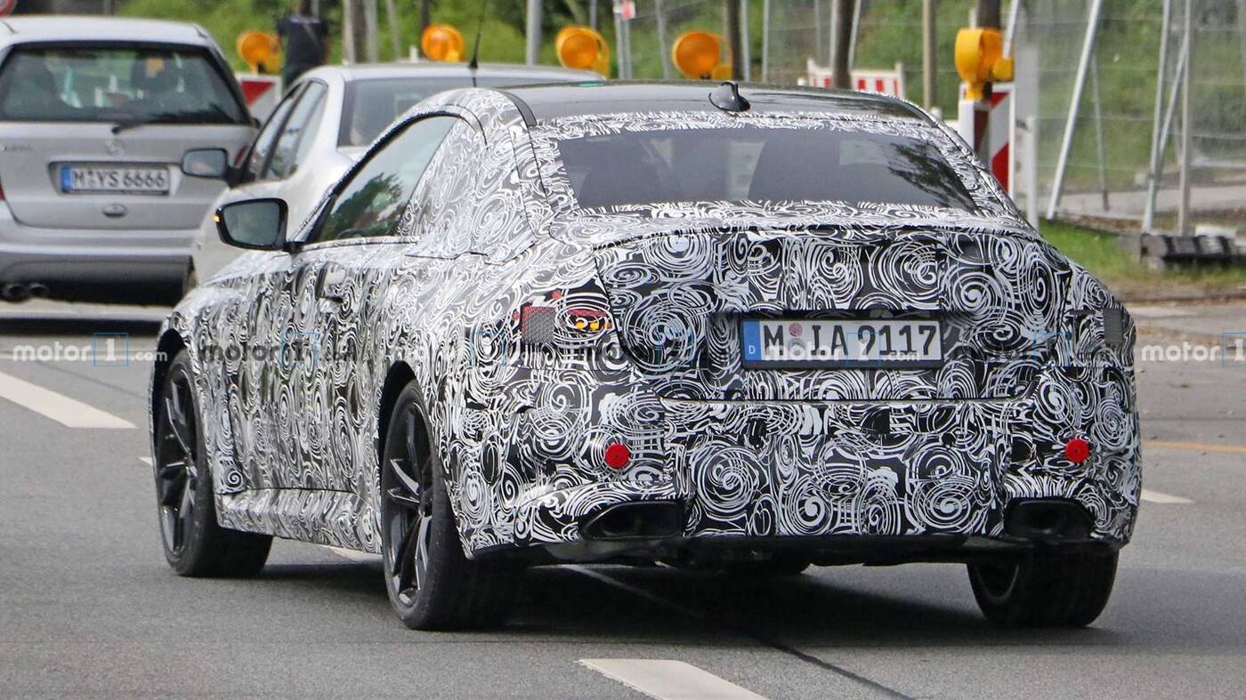 Nowe Coupe BMW 2 na zdjęciach w kamuflażu