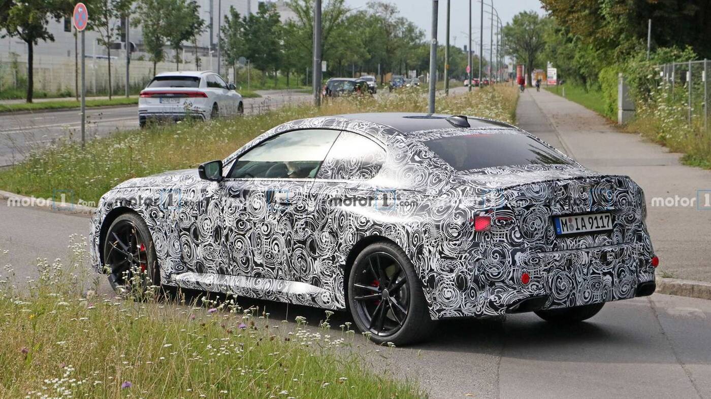 Nowe Coupe BMW 2 na zdjęciach w kamuflażu