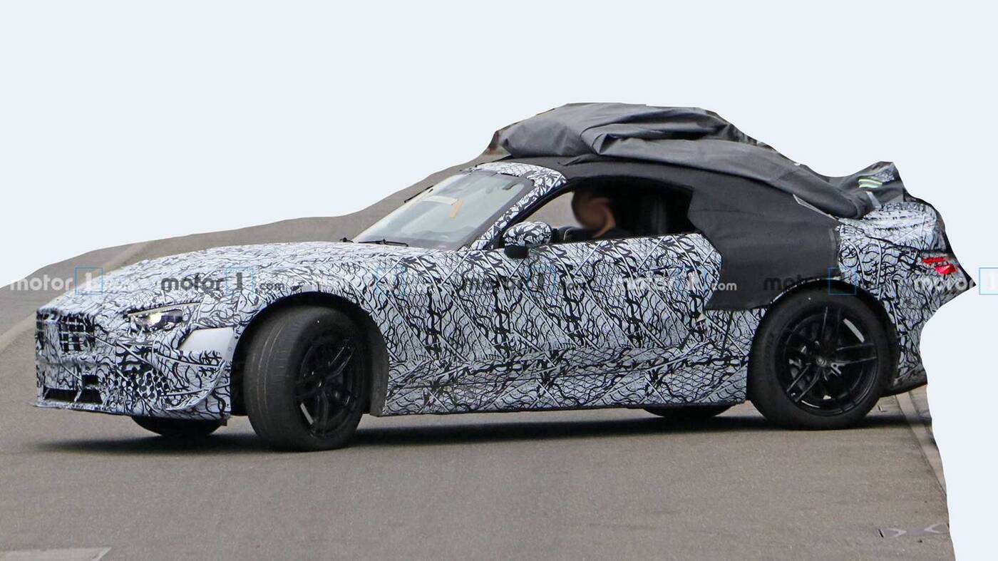 Nowy Mercedes SL dostrzeżony w ciężkim kamuflażu