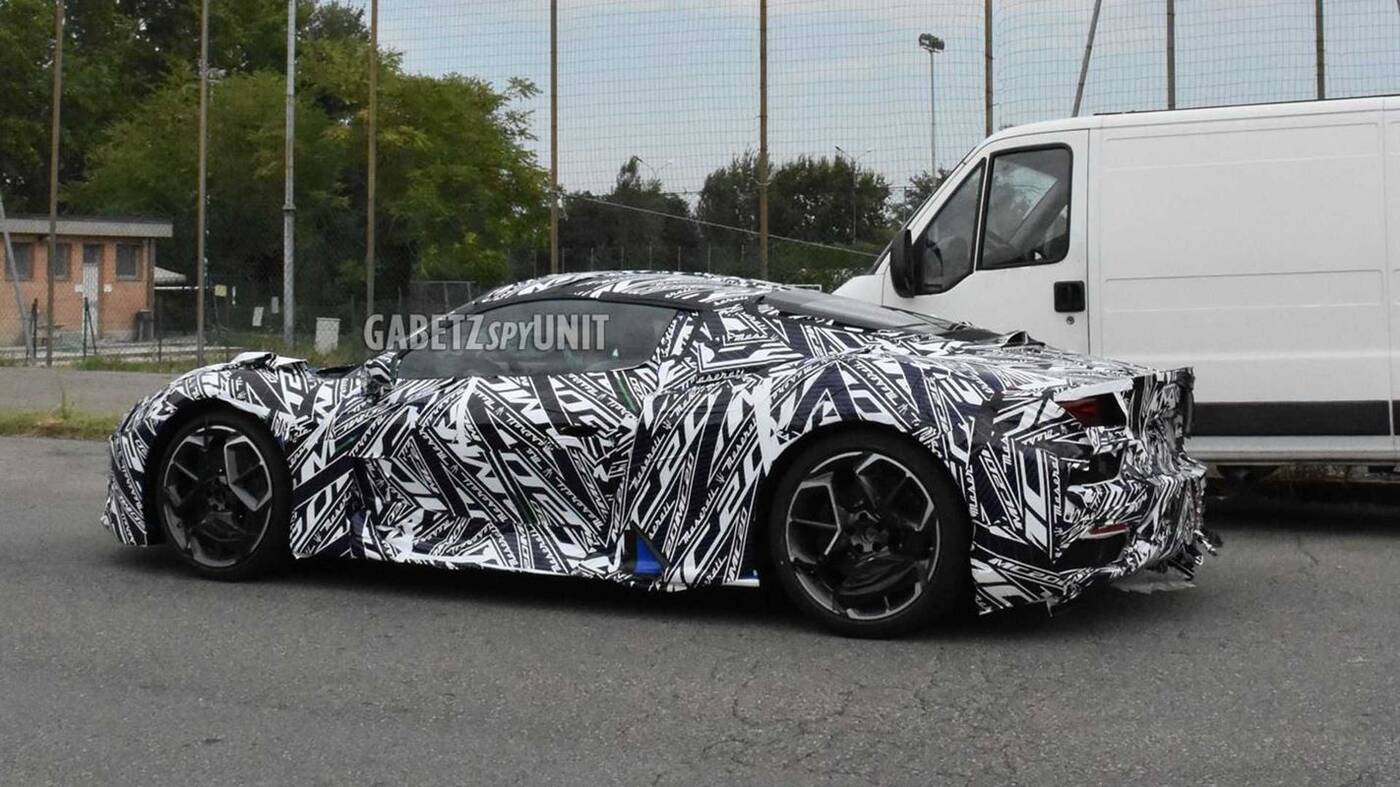 Oficjalna zapowiedź i znacznie mniej oficjalne zdjęcia Maserati MC20