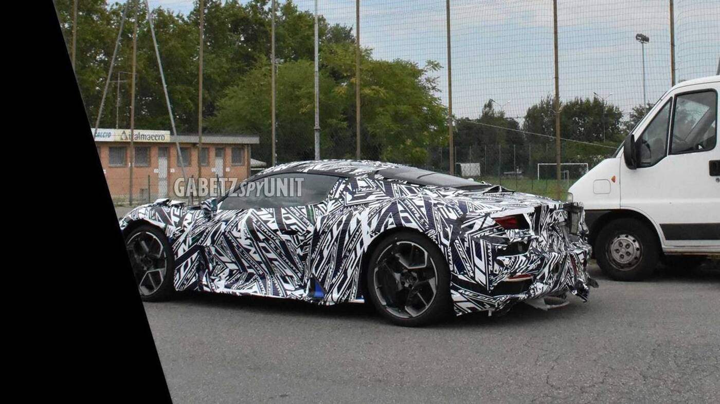 Oficjalna zapowiedź i znacznie mniej oficjalne zdjęcia Maserati MC20