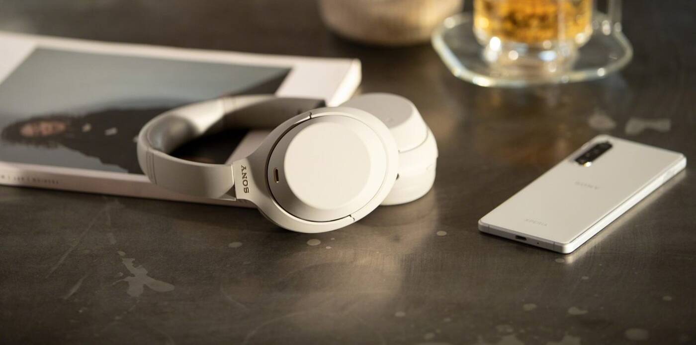 Słuchawki nauszne XM4 nowej generacji Sony obiecują błogi spokój