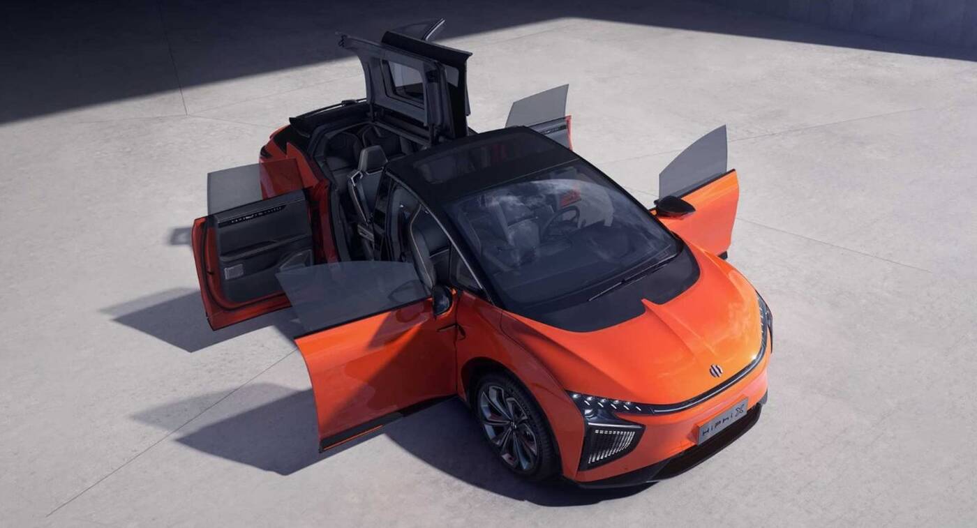 Ten 6-miejscowy elektryczny SUV ma iście szalone drzwi