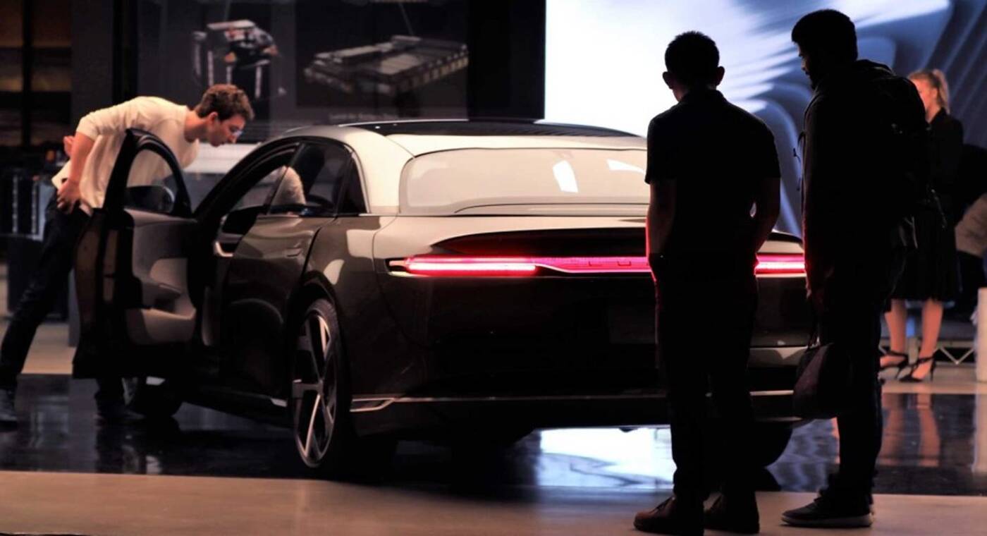Tesla może czyścić buty modelowi Lucid Air z ogromnym zasięgiem