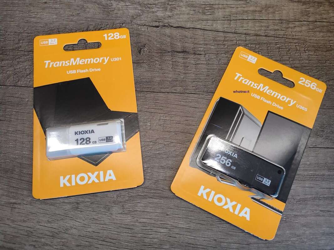 Test pendrive Kioxia TransMemory U365 i U301