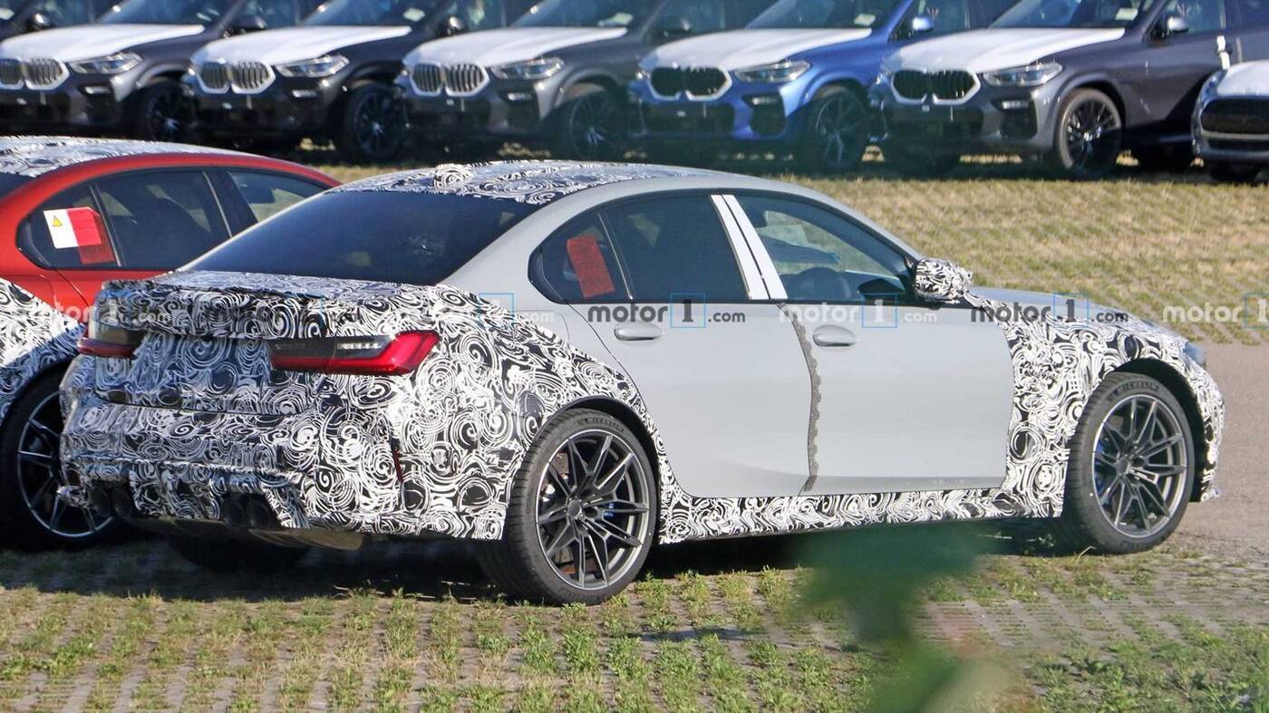 W tak skromnym kamuflażu BMW M3 2021 jeszcze nie widzieliśmy