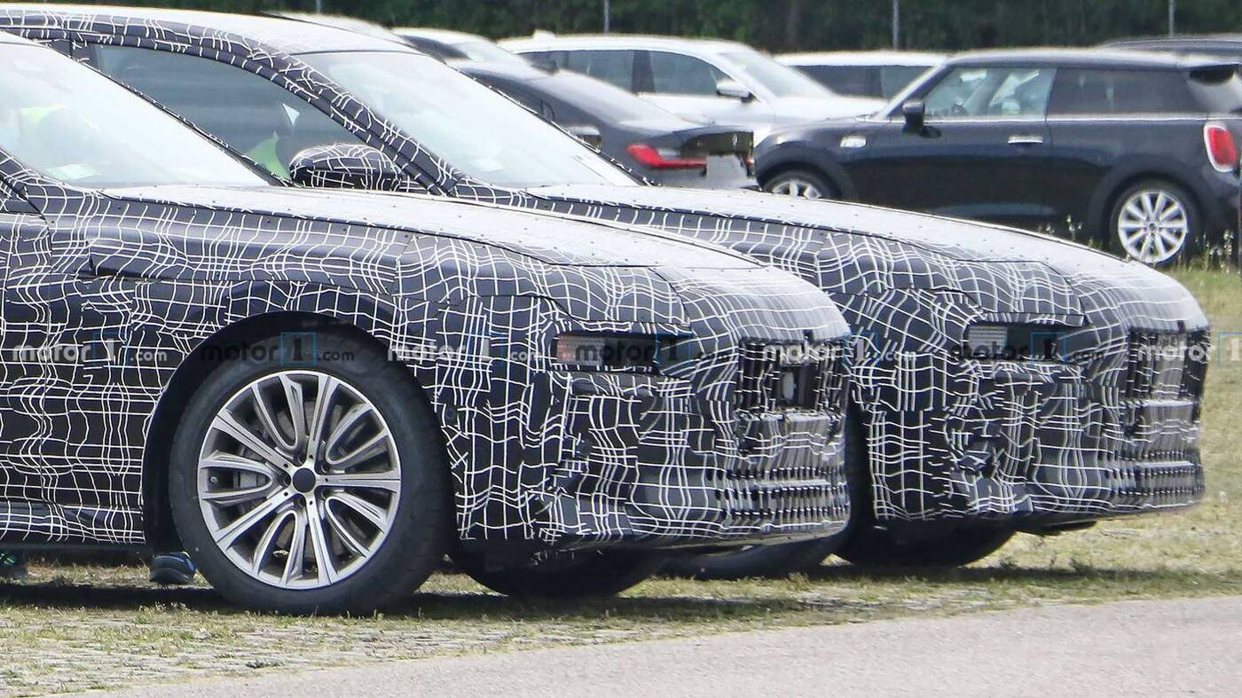 Zdjęcia elektrycznego BMW i7 oraz hybrydowego BMW 7