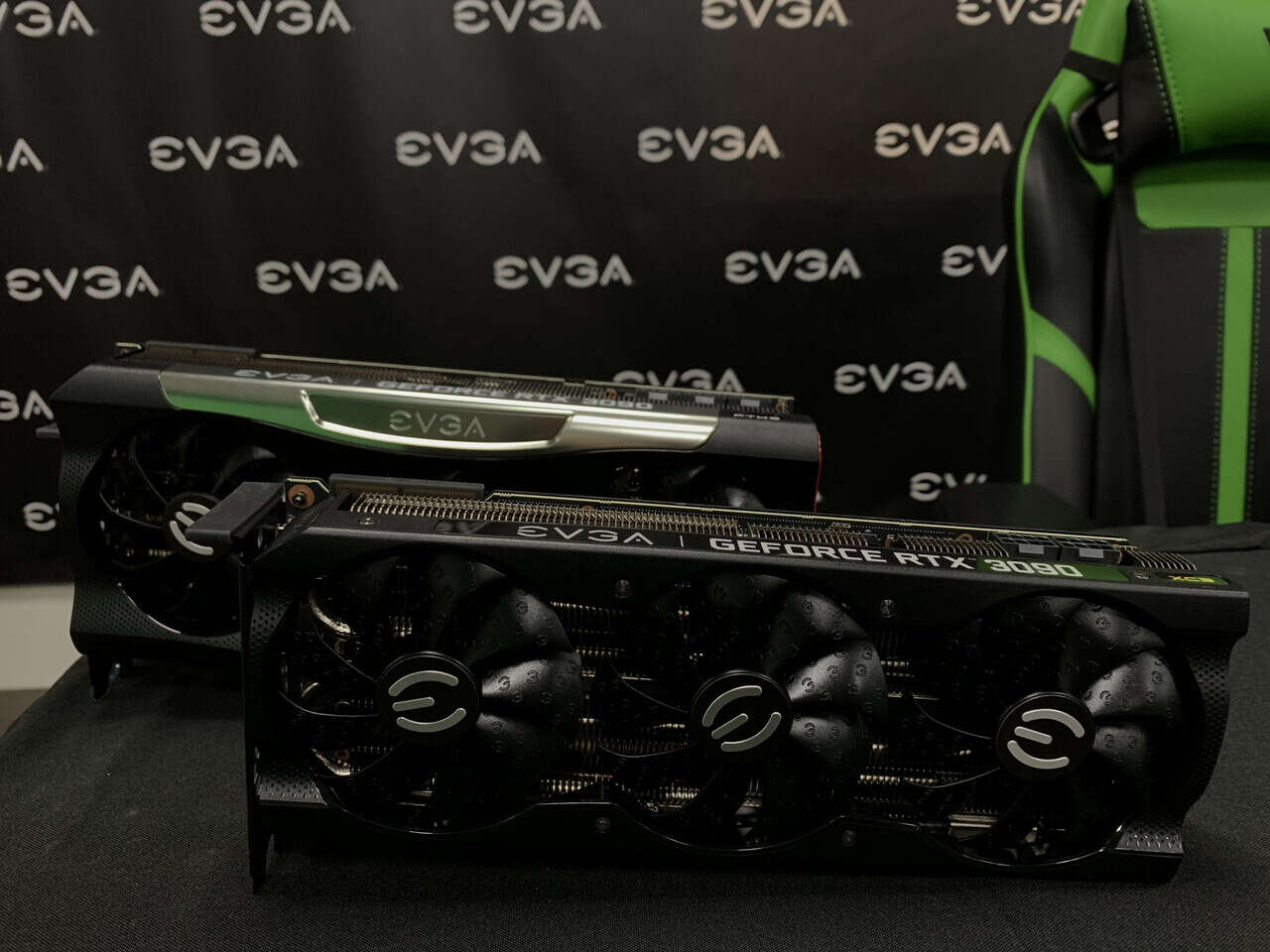 zdjęcia EVGA RTX 3090 XC3 i FTW3
