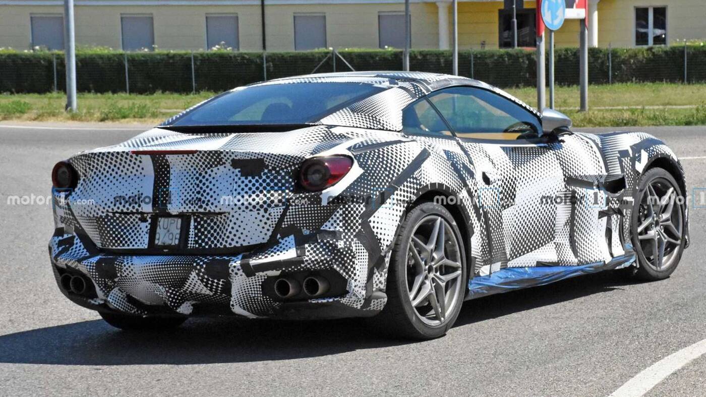 Ferrari Portofino w obiektywie. Kamuflażu aż za dużo, jak na odświeżenie