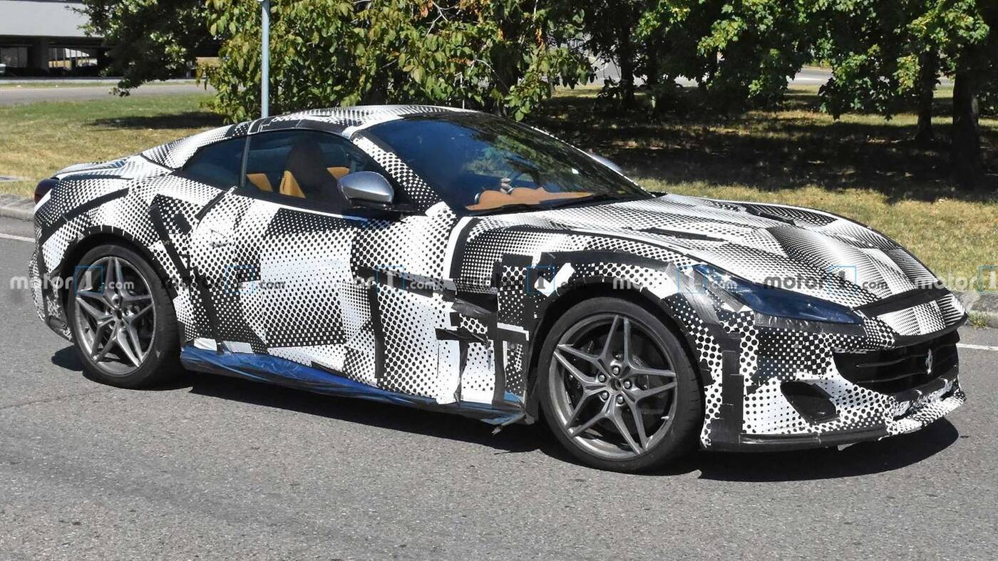 Ferrari Portofino w obiektywie. Kamuflażu aż za dużo, jak na odświeżenie