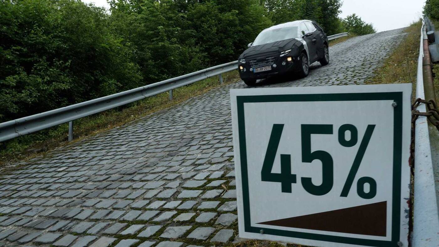 Hyundai chwali się modelem Tucson 2021 podczas ciężkich testów