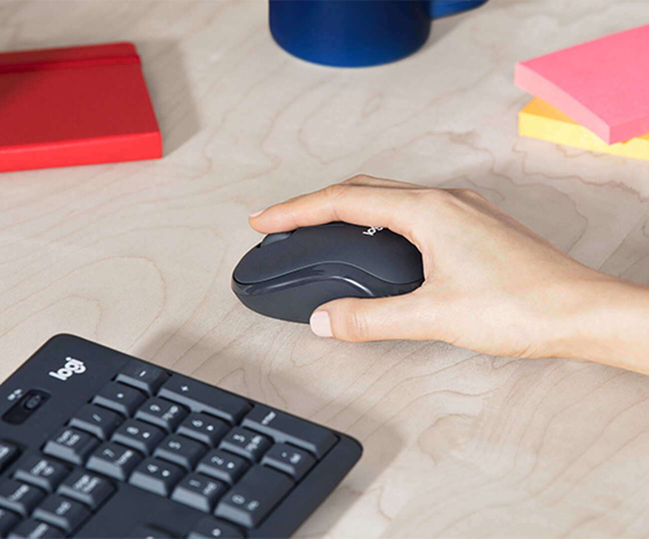 MK295 Silent Wireless Combo to bezgłośna klawiatura + mysz