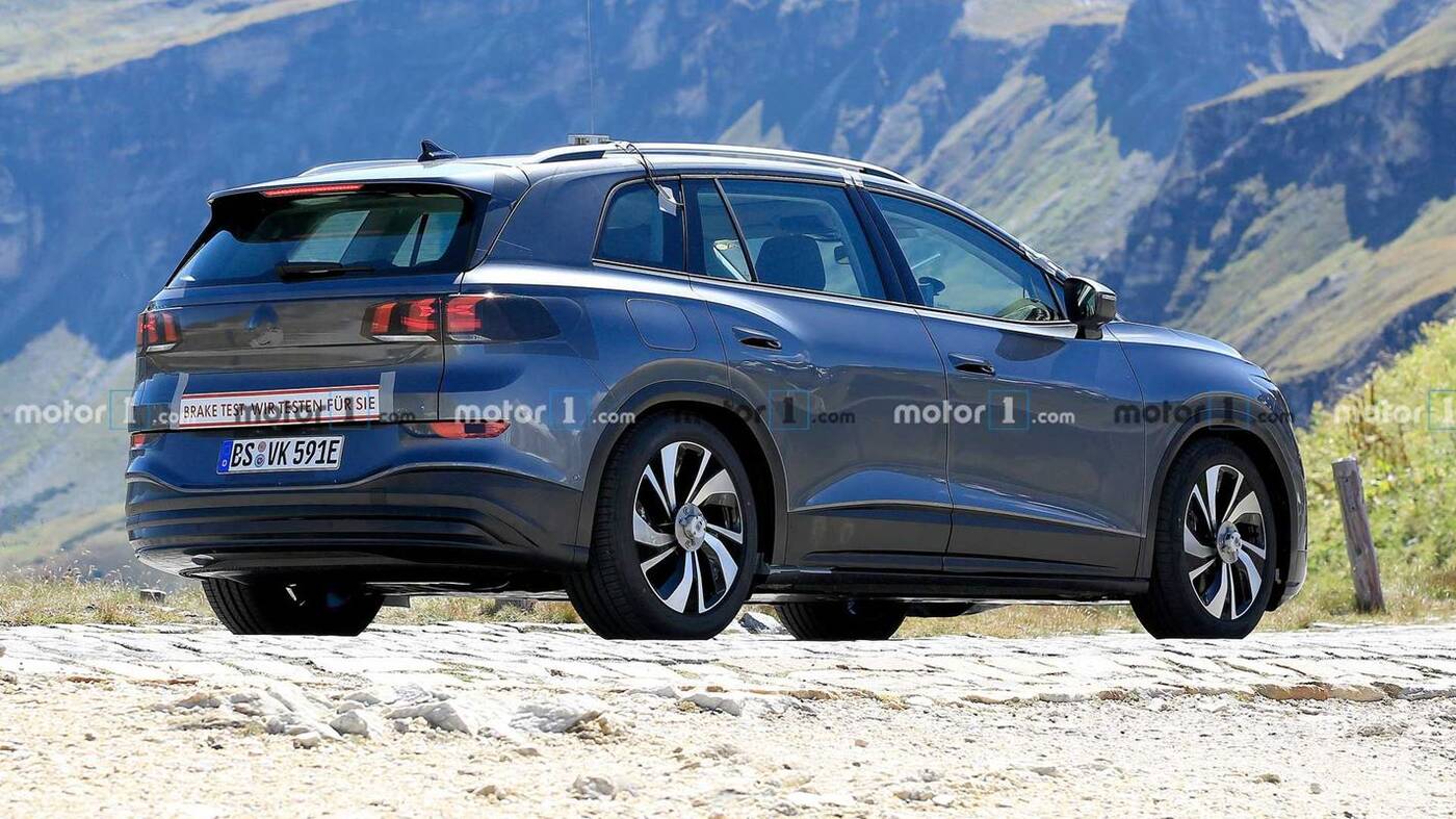 Prototyp elektrycznego Volkswagena ID.6 wyszpiegowany w testach hamowania
