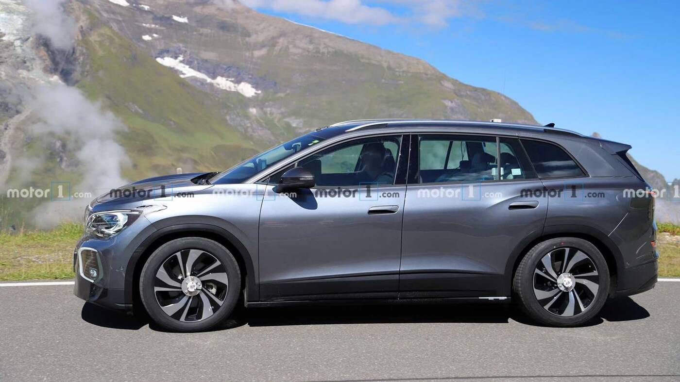Prototyp elektrycznego Volkswagena ID.6 wyszpiegowany w testach hamowania
